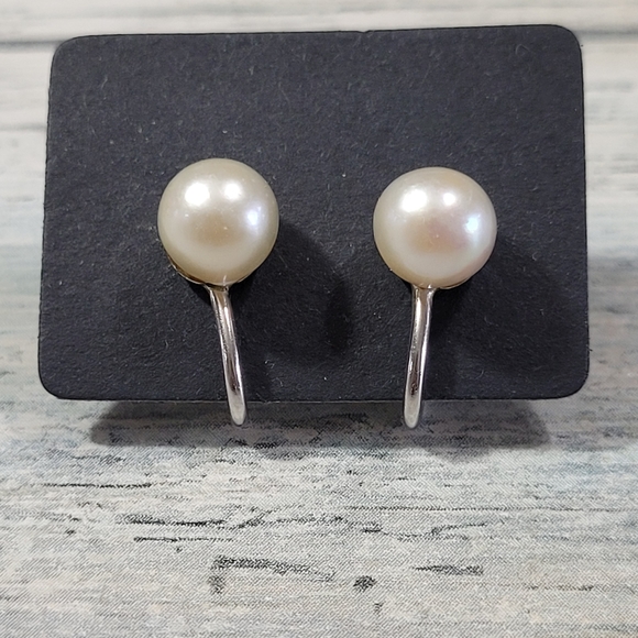 Jewelry - Pearl Screw Back Earrings.